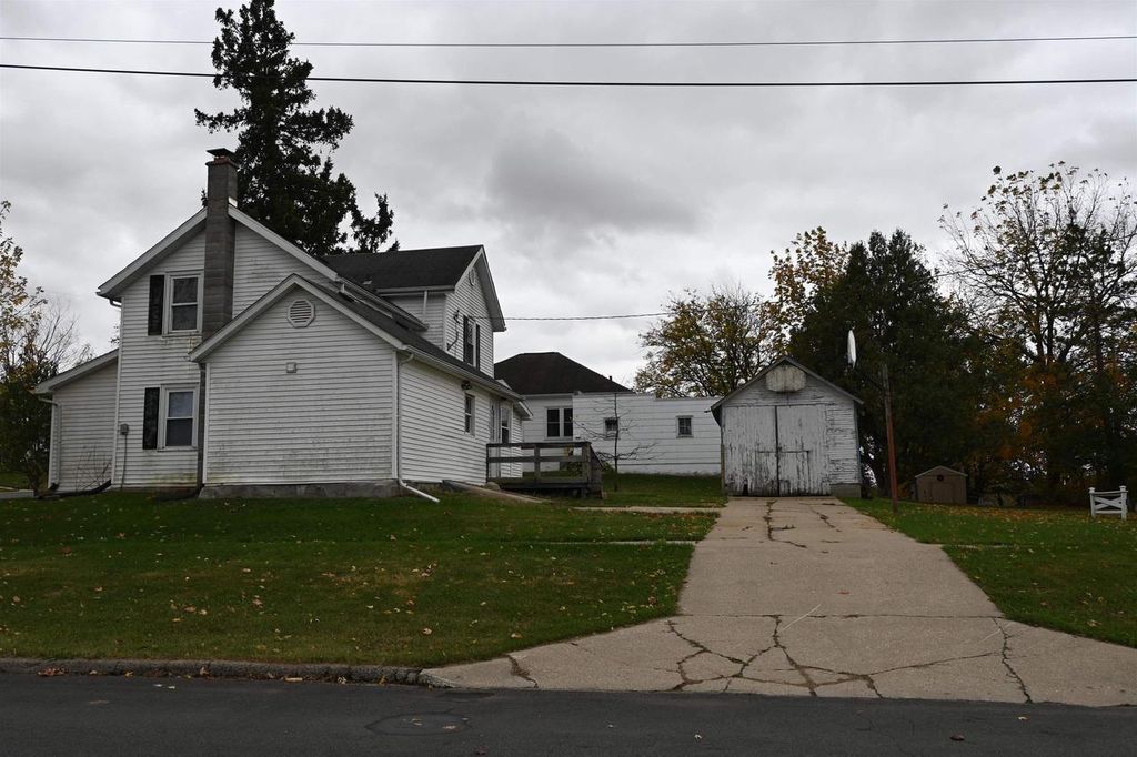 Photo of 301 S Galena STREET, South Wayne, WI 53587 (MLS # 2011401)