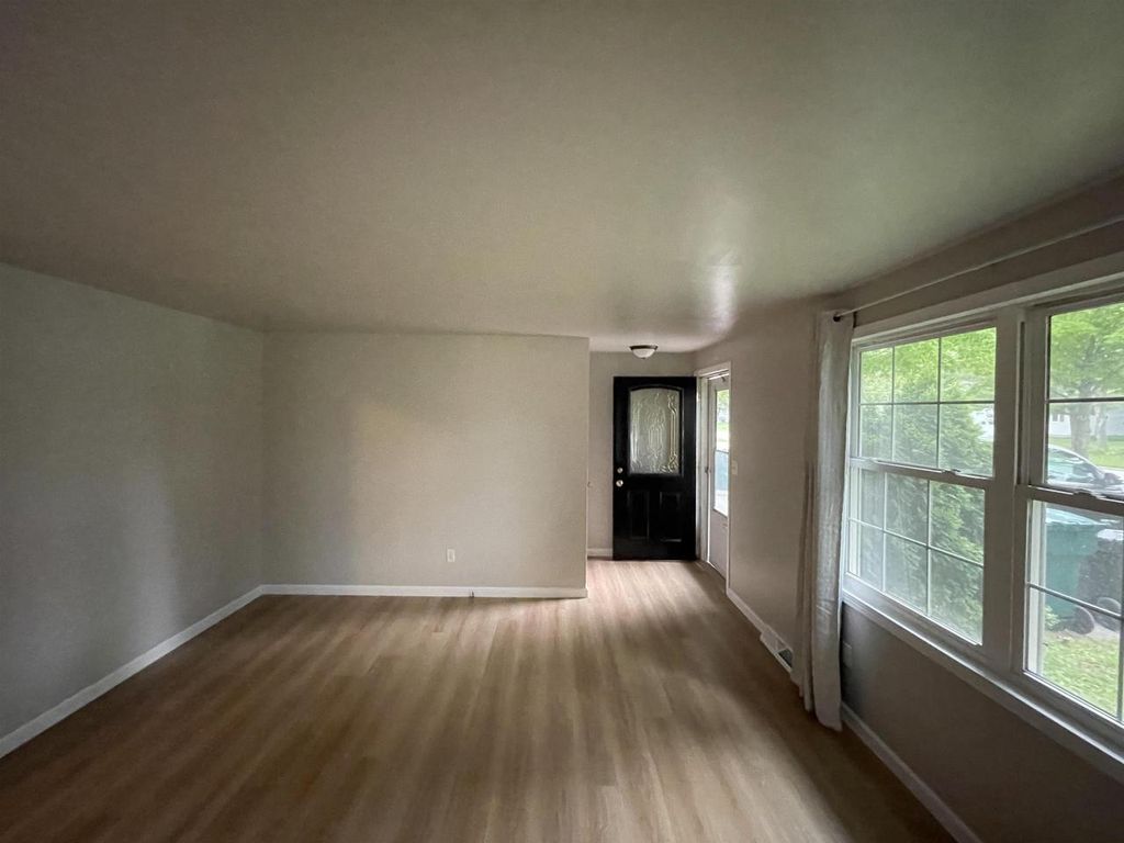 Photo of 1124 Jaymar STREET, Green Bay, WI 54313 (MLS # 50320620)