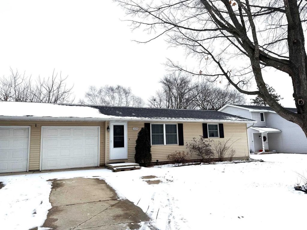 Photo of 1124 Jaymar STREET, Green Bay, WI 54313 (MLS # 50320620)