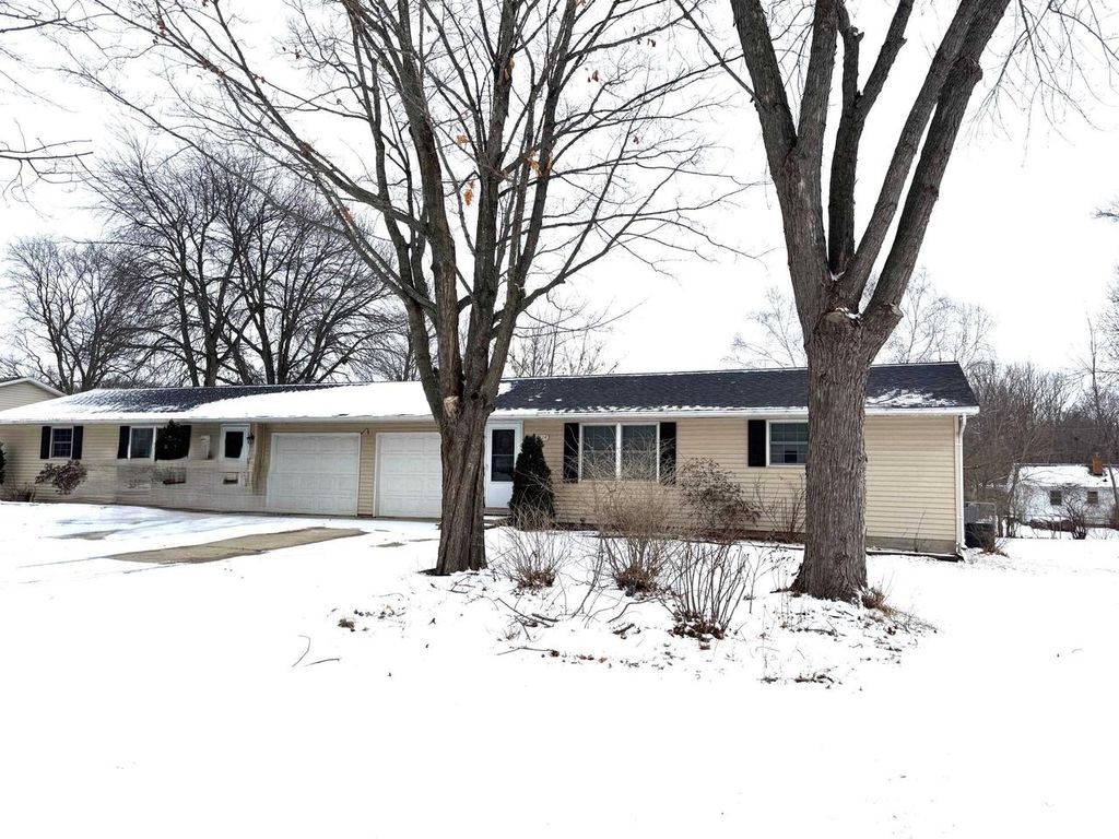 Photo of 1124 Jaymar STREET, Green Bay, WI 54313 (MLS # 50320620)