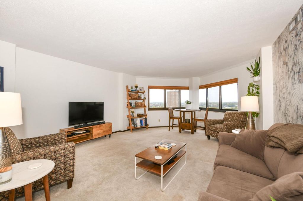 Photo of 1633 N Prospect AVENUE #17C, Milwaukee, WI 53202 (MLS # 1947868)