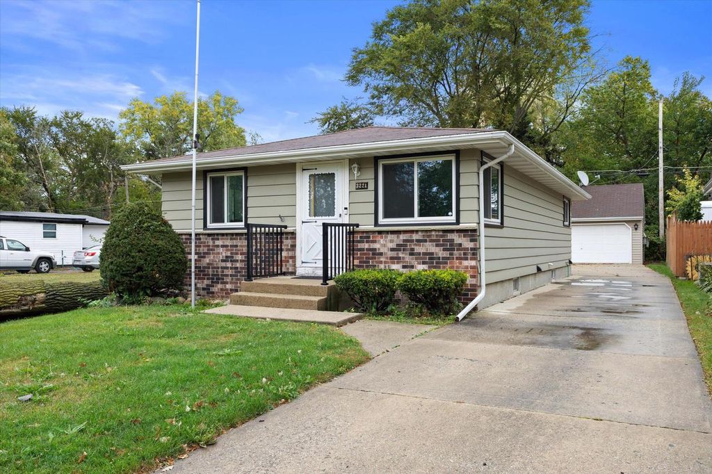 Photo of 3221 Kearney AVENUE, Mount Pleasant, WI 53403 (MLS # 1939404)
