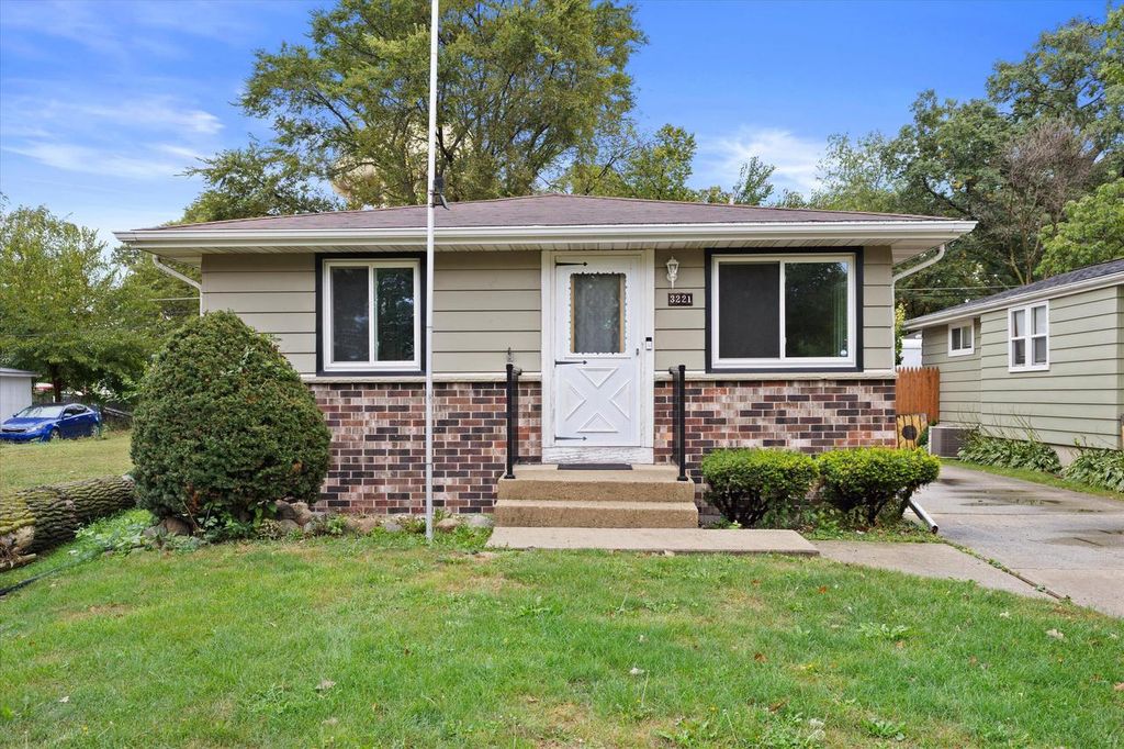 Photo of 3221 Kearney AVENUE, Mount Pleasant, WI 53403 (MLS # 1939404)
