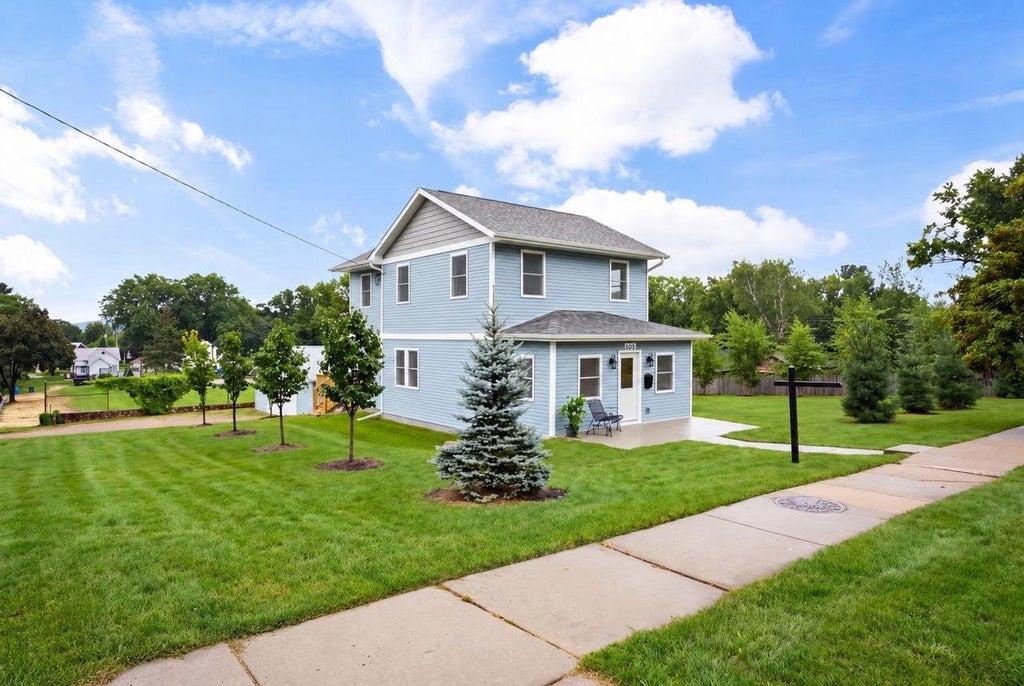 Photo of 603 Walnut STREET, Baraboo, WI 53913 (MLS # 2032084)