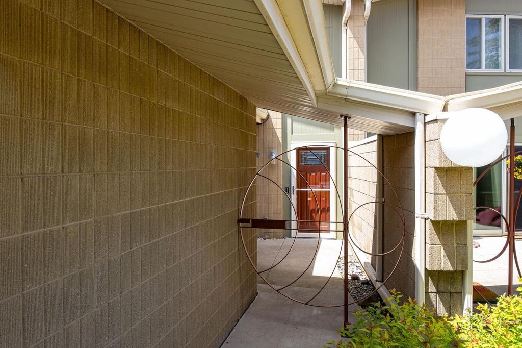 Photo of 1229 Nicolet CIRCLE, Appleton, WI 54914 (MLS # 50325994)