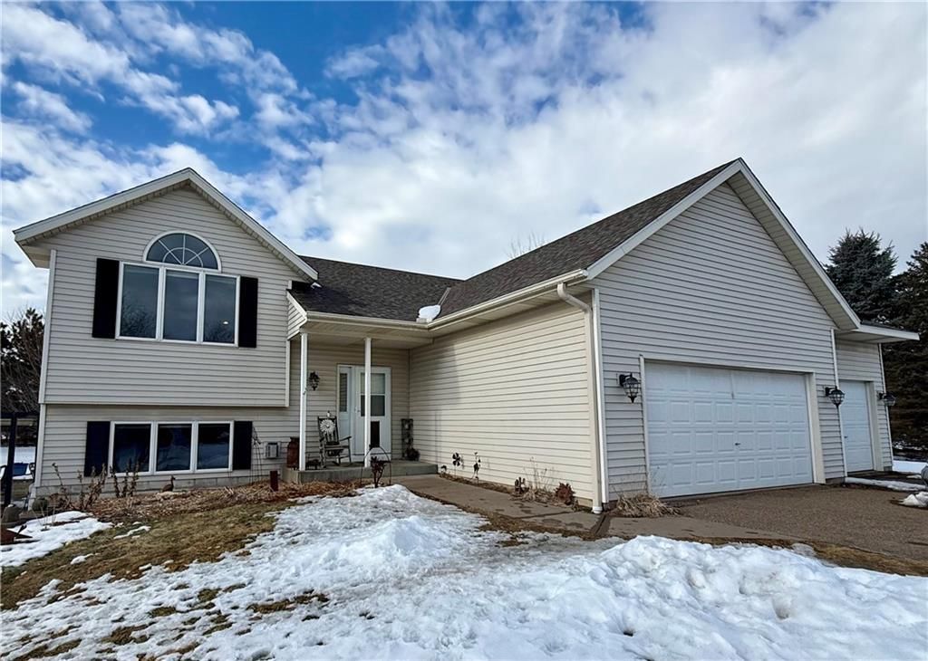 Photo of 602 Summerfield CIRCLE, Hudson, WI 54016 (MLS # 1598343)