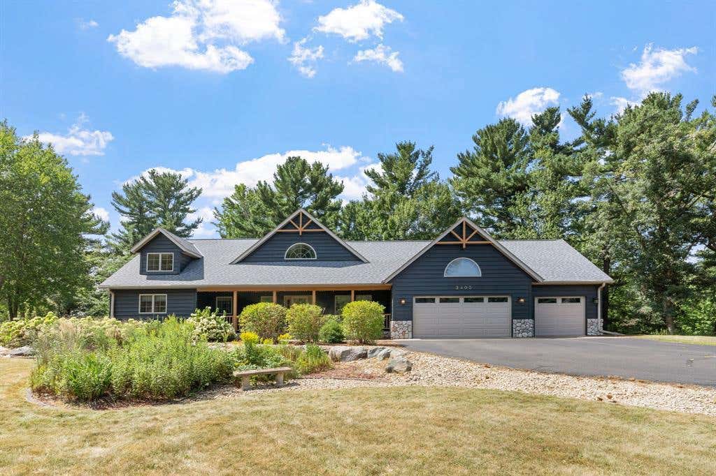 Photo of 2403 Eagle Ridge DRIVE, Menomonie, WI 54751 (MLS # 1604526)