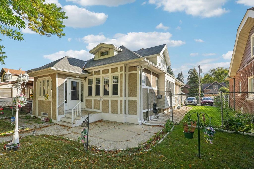 Photo of 1226 S 28th STREET, Milwaukee, WI 53215 (MLS # 1939869)