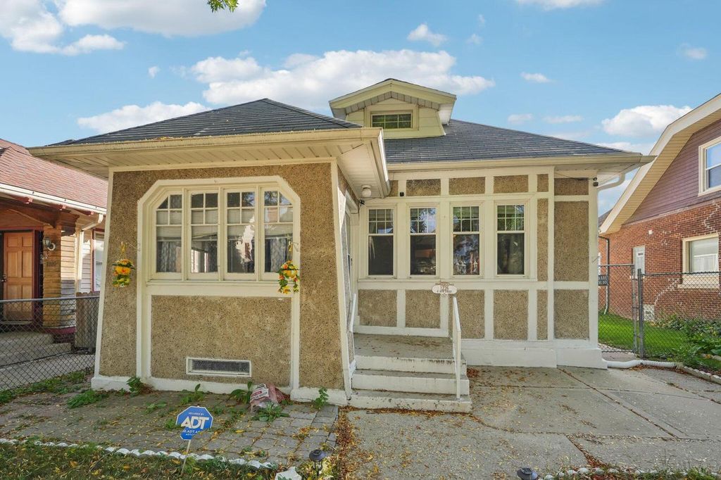 Photo of 1226 S 28th STREET, Milwaukee, WI 53215 (MLS # 1939869)