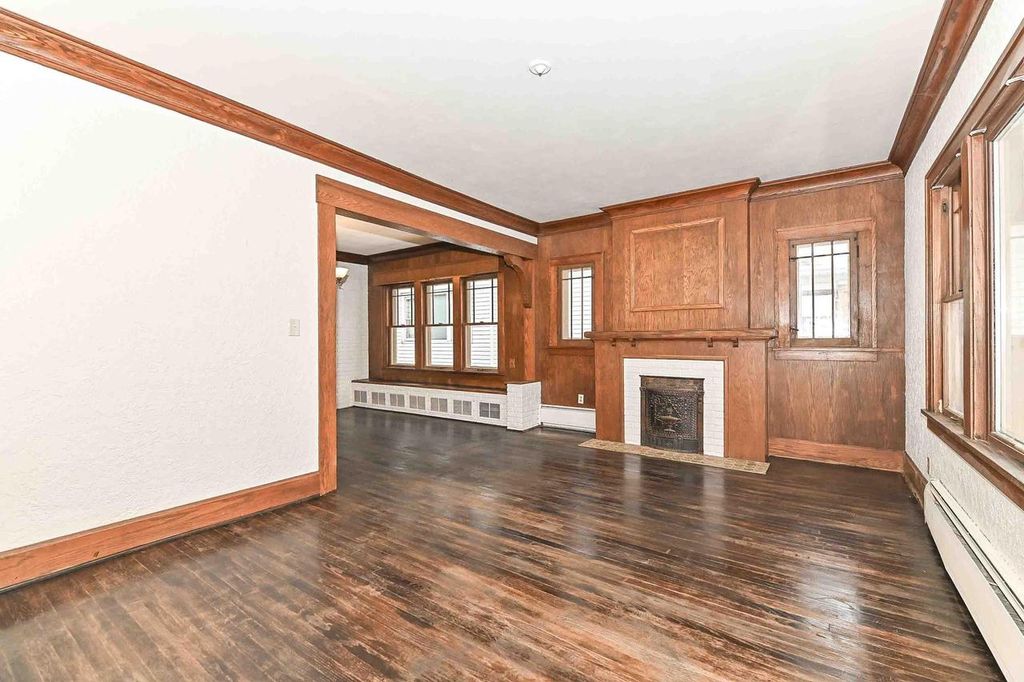 Photo of 1516 Monroe AVENUE, Racine, WI 53405 (MLS # 1944782)