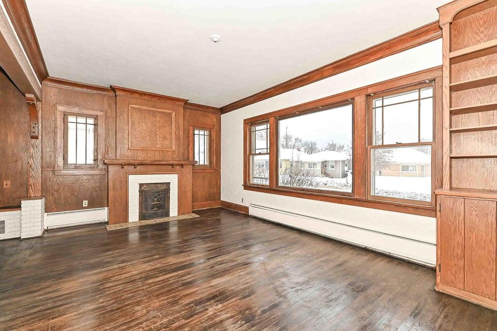 Photo of 1516 Monroe AVENUE, Racine, WI 53405 (MLS # 1944782)