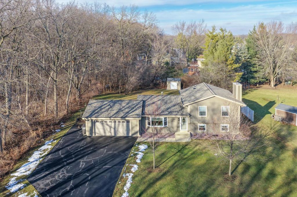 Photo of 25924 Bennington DRIVE, Waterford, WI 53185 (MLS # 1946539)