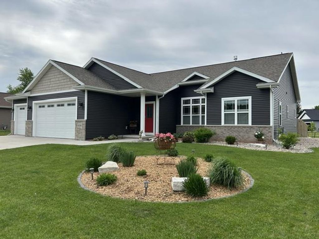 Photo of 606 W 3rd STREET, Shawano, WI 54166 (MLS # 50326126)