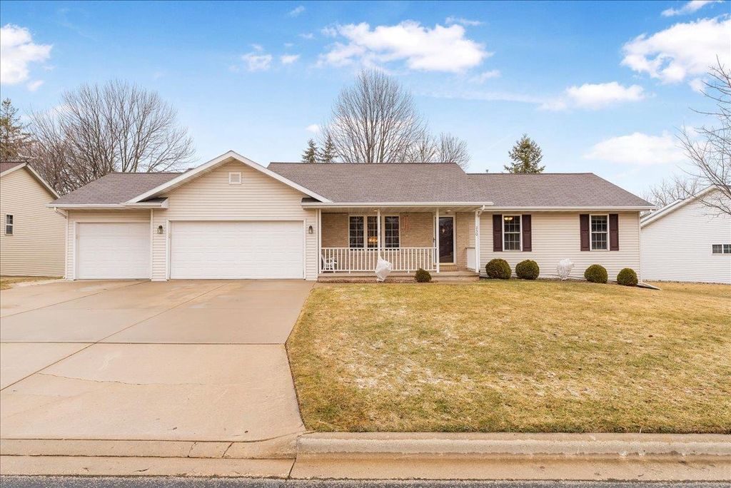 Photo of 230 W Haven COURT, Luxemburg, WI 54217 (MLS # 50322209)