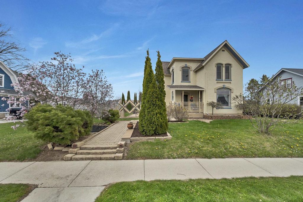 Photo of 602 1st STREET, Kewaunee, WI 54216 (MLS # 50325143)