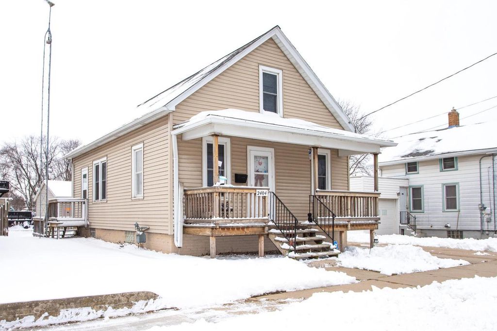Photo of 2404 Jackson STREET, Two Rivers, WI 54241 (MLS # 1944330)