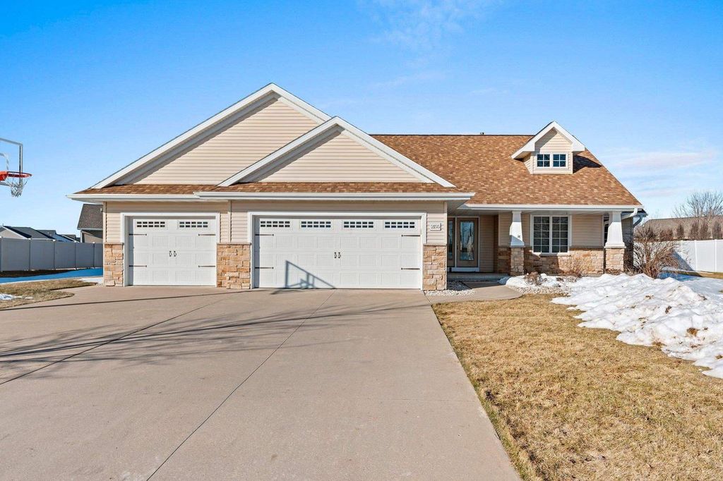 Photo of 2155 Mahogany TRAIL, De Pere, WI 54115 (MLS # 50322594)