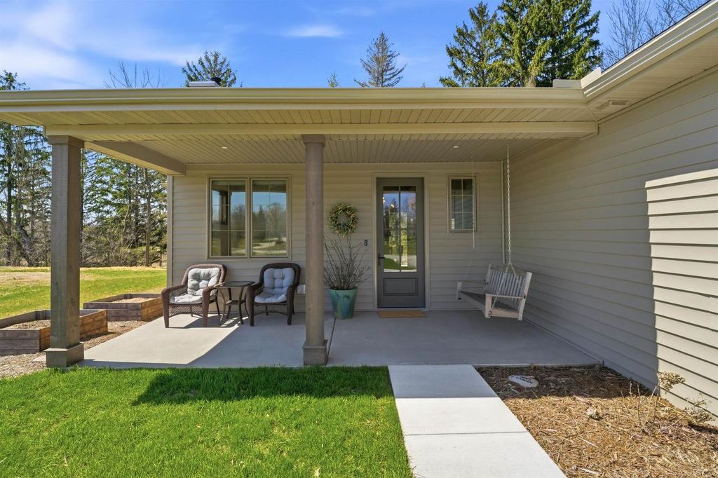 Photo of N2393 Maloney ROAD, Kaukauna, WI 54130 (MLS # 50324251)