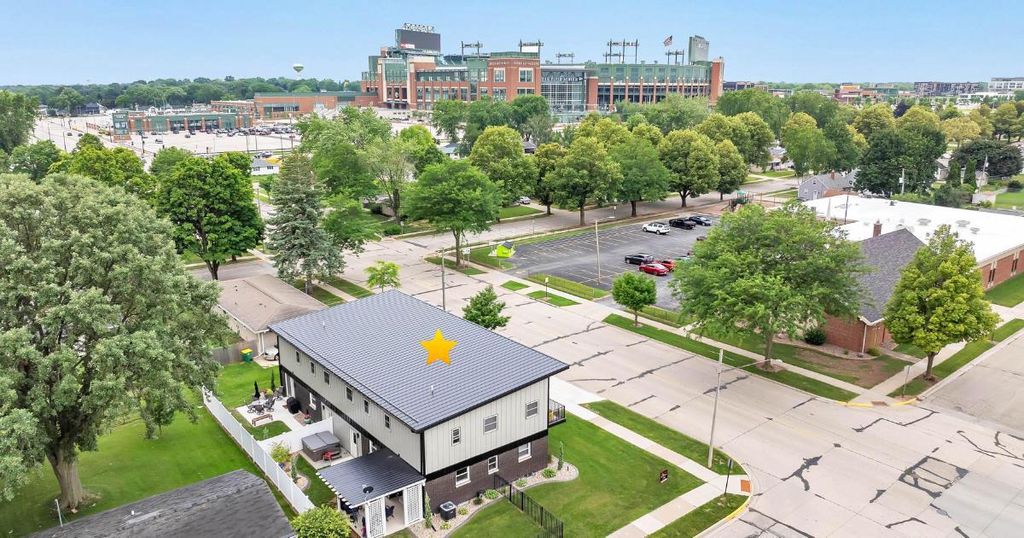 Photo of 1751 S Oneida STREET, Green Bay, WI 54304 (MLS # 50322410)