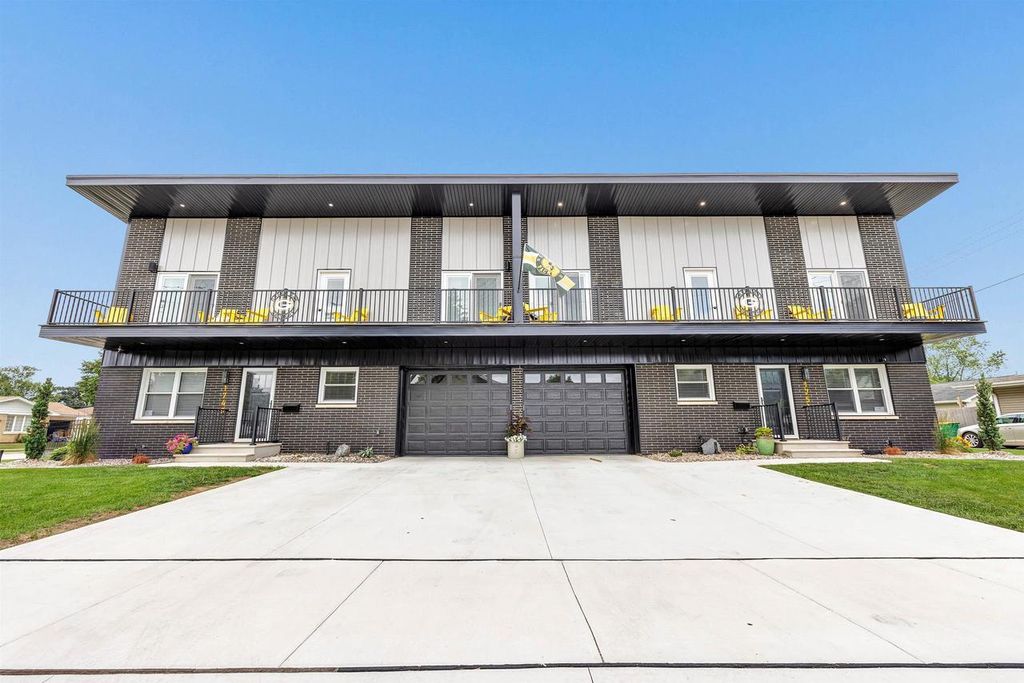 Photo of 1751 S Oneida STREET, Green Bay, WI 54304 (MLS # 50322410)