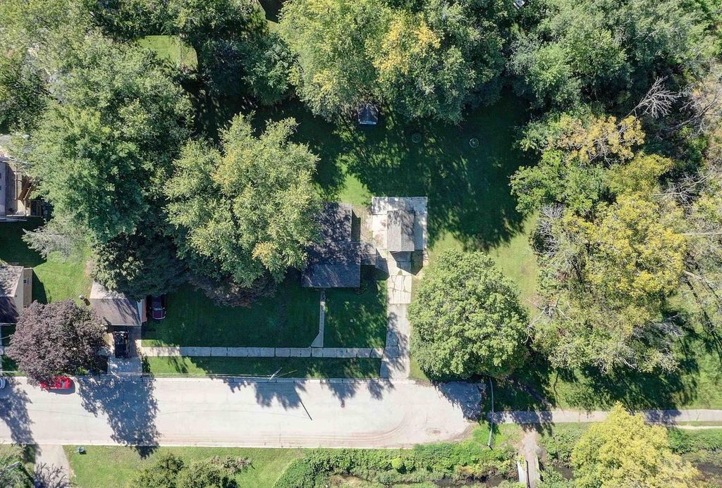 Photo of W229N3655 Sterling COURT, Pewaukee, WI 53072 (MLS # 1944724)