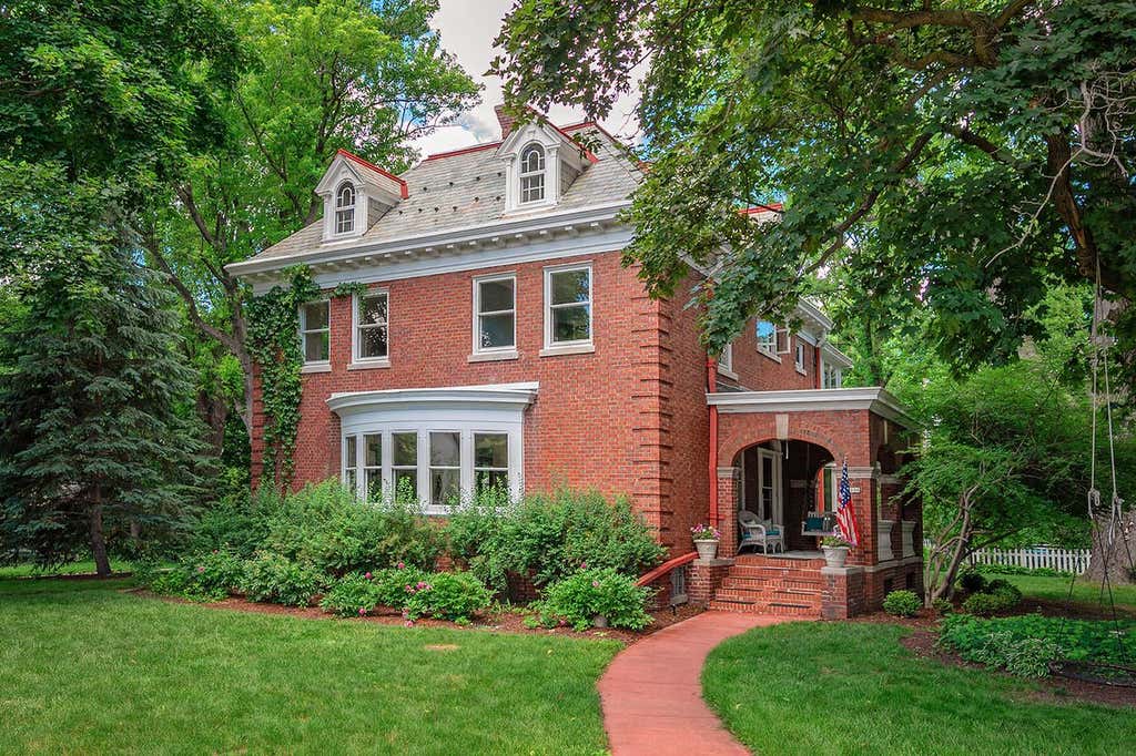 Photo of 8000 Warren AVENUE, Wauwatosa, WI 53213 (MLS # 1973039)