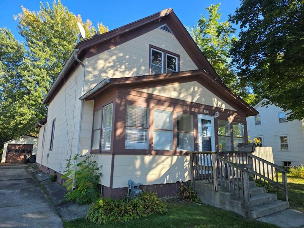 Photo of 2507 N 10th STREET, Sheboygan, WI 53083 (MLS # 1939229)