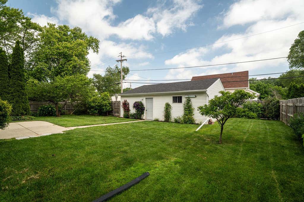 Photo of 640 Park AVENUE, South Milwaukee, WI 53172 (MLS # 1967897)