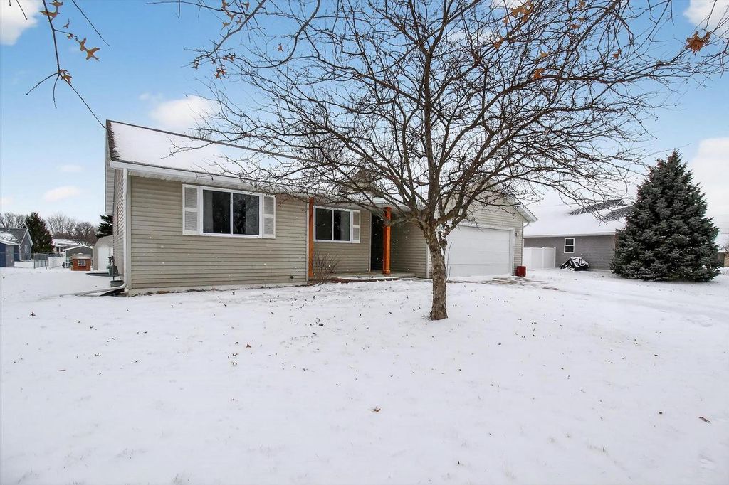 Photo of 52 Gunther DRIVE, Evansville, WI 53536 (MLS # 2014797)