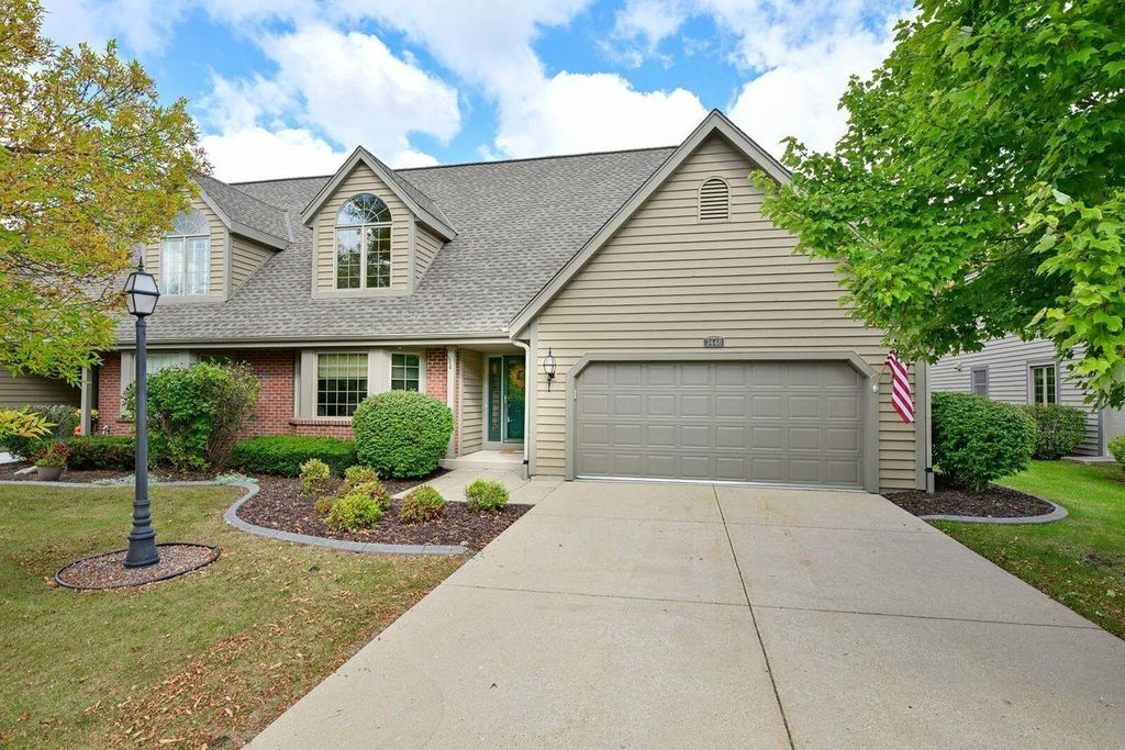 Photo of 7448 Carter CIRCLE NORTH CIRCLE N, Franklin, WI 53132 (MLS # 1939029)