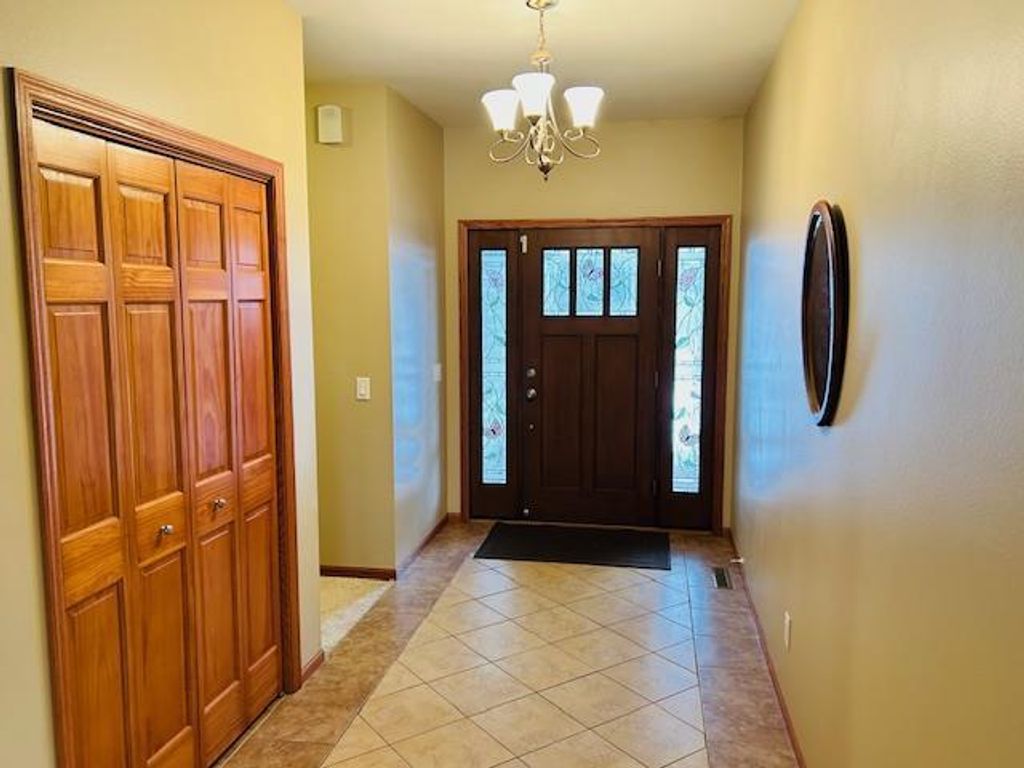 Photo of 306 Lindsay WAY, Cottage Grove, WI 53527 (MLS # 2015988)