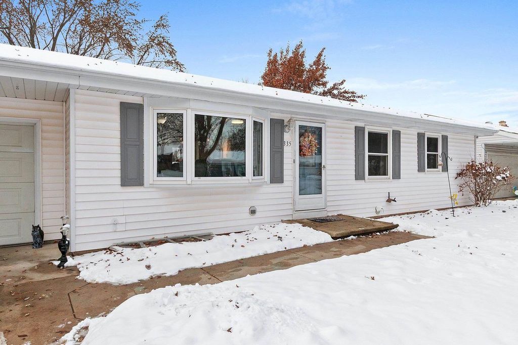 Photo of 335 Conover DRIVE, Green Bay, WI 54303 (MLS # 50318888)