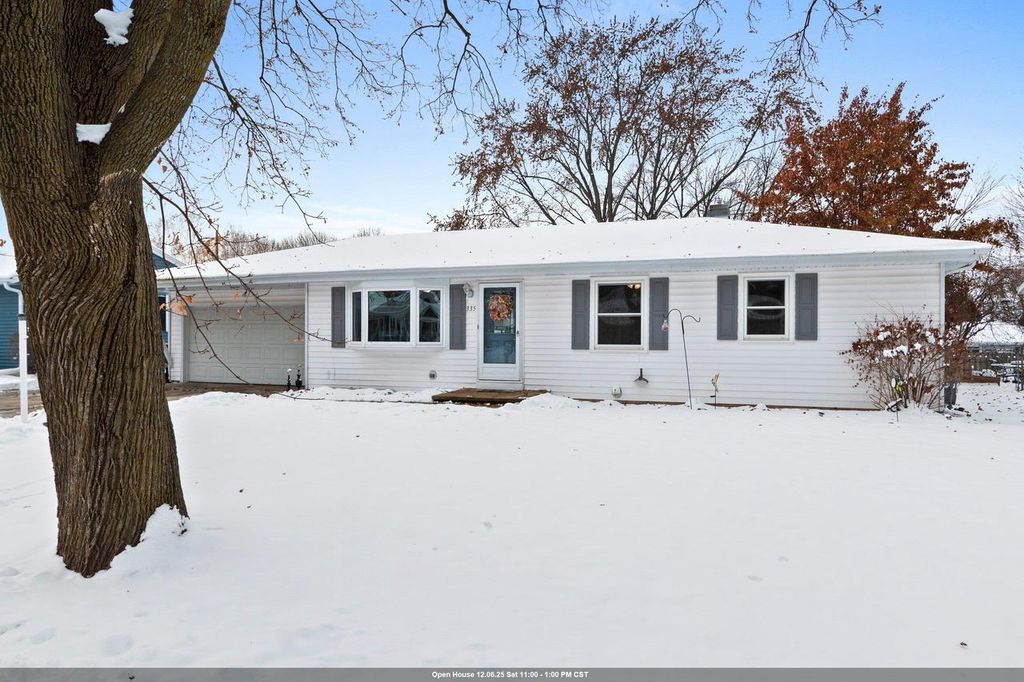 Photo of 335 Conover DRIVE, Green Bay, WI 54303 (MLS # 50318888)