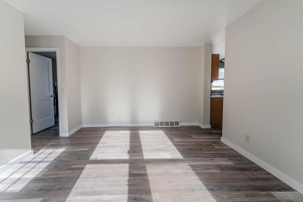 Photo of 630 Jackson STREET, Oshkosh, WI 54901 (MLS # 50320294)