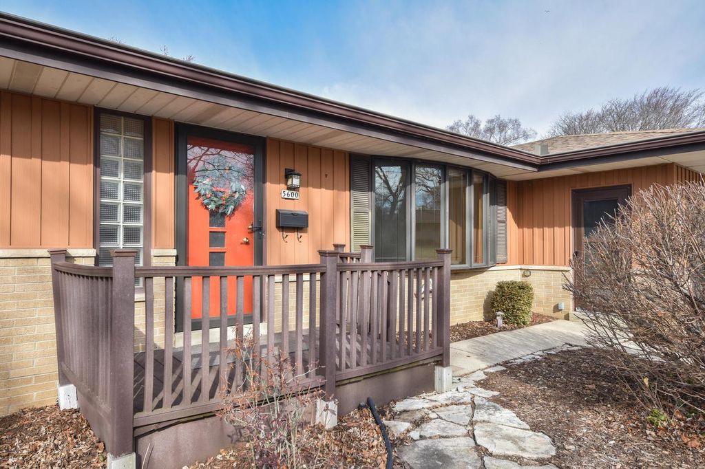 Photo of 5600 Lakeview DRIVE, Greendale, WI 53129 (MLS # 1951510)