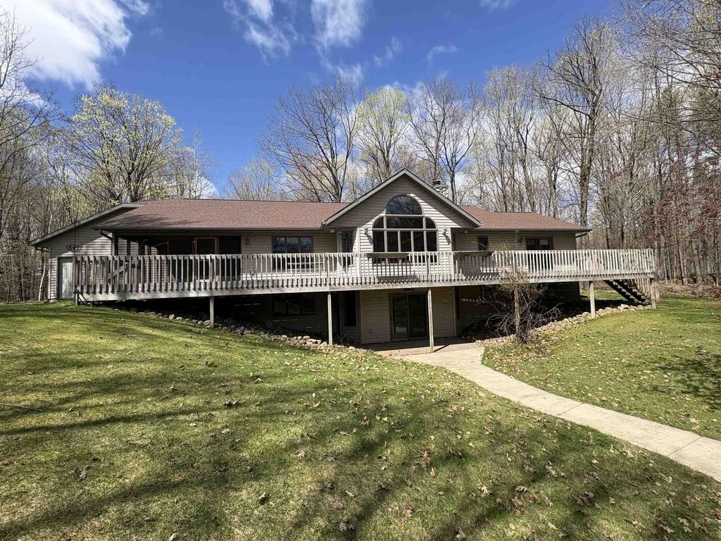 Photo of W9221 Amber LANE, Clintonville, WI 54929 (MLS # 50324427)
