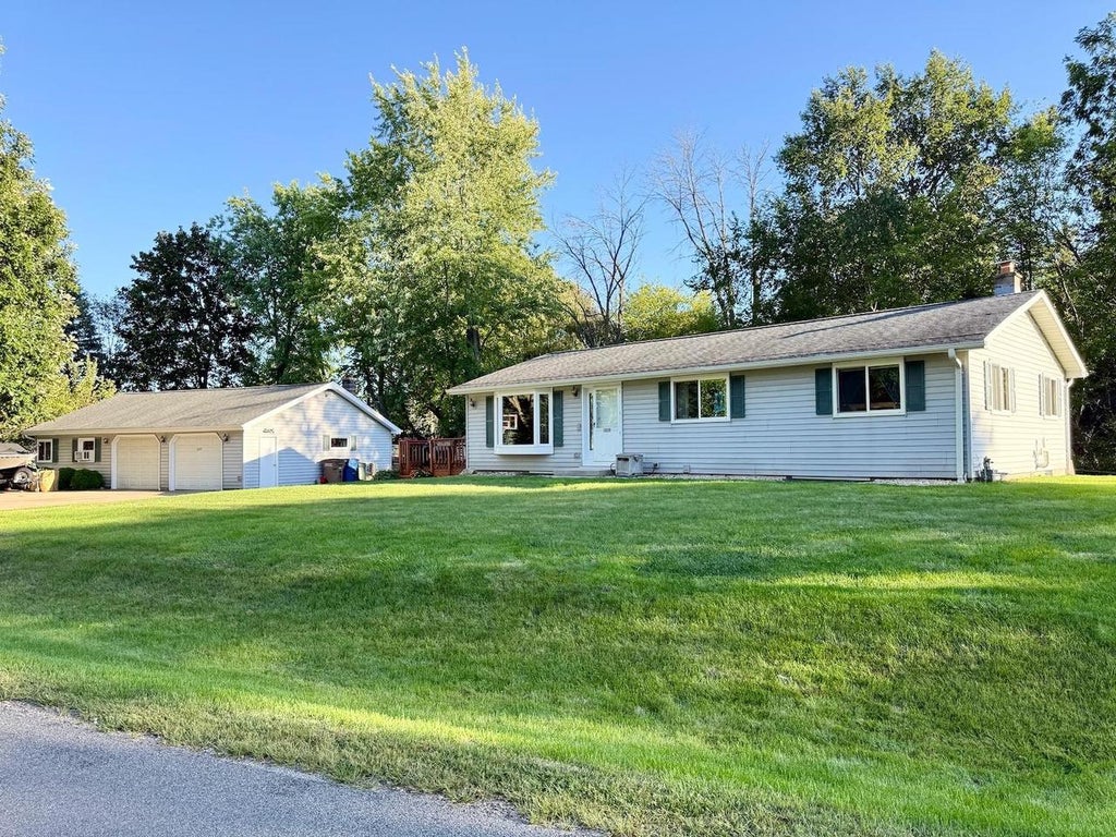Photo of 2829 Sheldon DRIVE, Oshkosh, WI 54942 (MLS # 50332421)