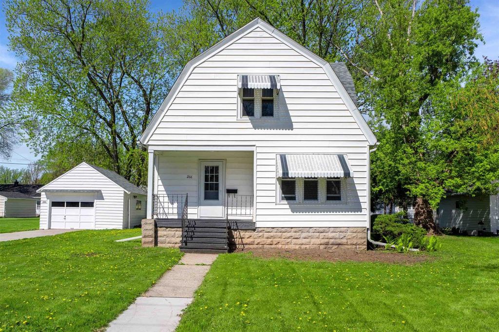 Photo of 266 S Seymour STREET, Fond Du Lac, WI 54935 (MLS # 2022700)