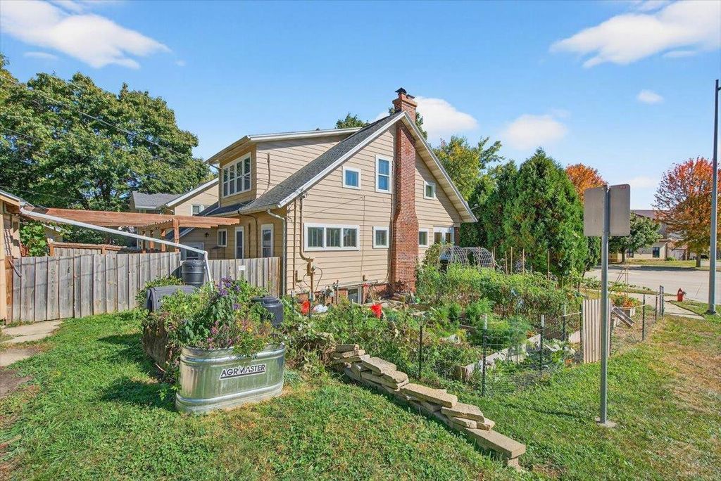 Photo of 3302 E Washington AVENUE, Madison, WI 53704 (MLS # 2010305)