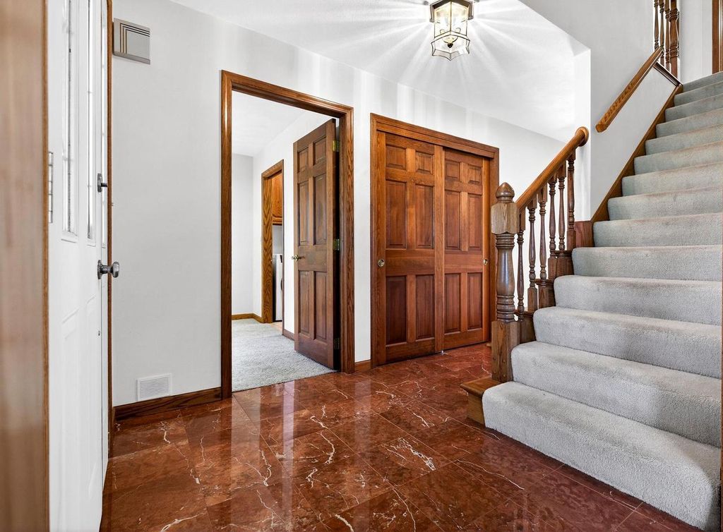 Photo of 951 E Foxmoor LANE, Appleton, WI 54911 (MLS # 50322893)