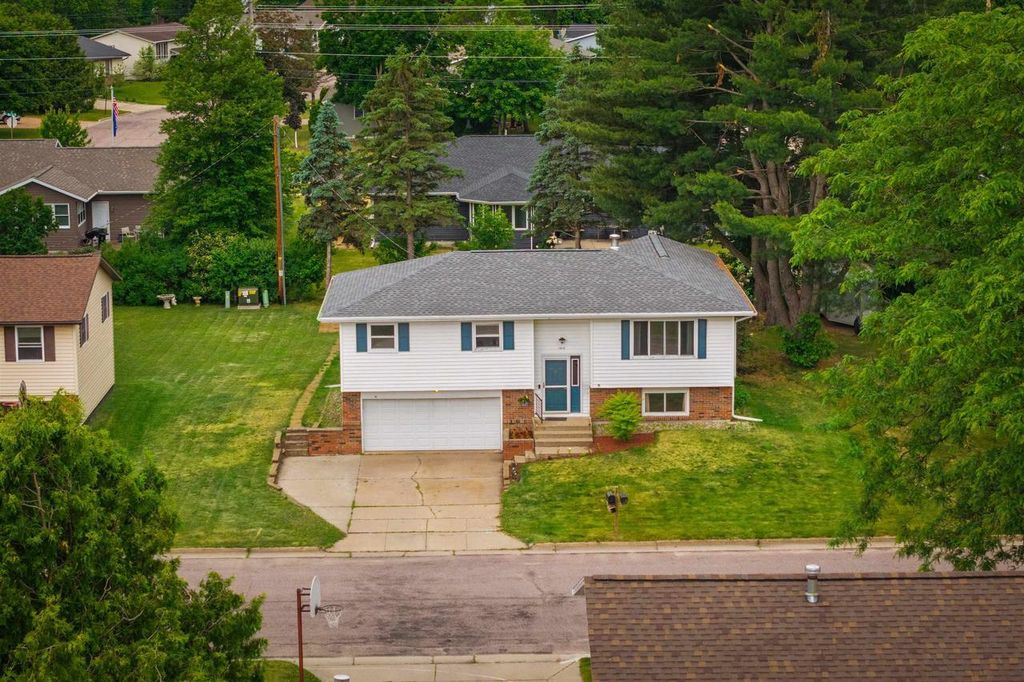 Photo of 1410 17th Street South ST, Wisconsin Rapids, WI 54494 (MLS # 2025569)