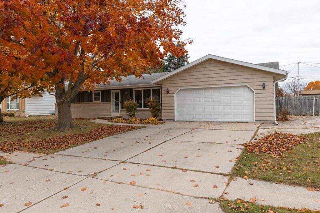 Photo of 4412 Just COURT, Manitowoc, WI 54220 (MLS # 1942207)