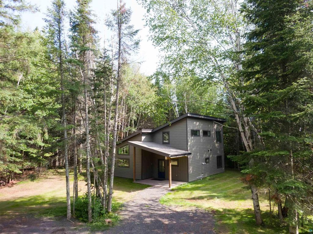 Photo of 89170 Meadow Tr, Cornucopia, WI 54827 (MLS # 6124205)