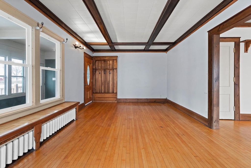 Photo of 516 New York AVENUE, Manitowoc, WI 54220 (MLS # 50322884)