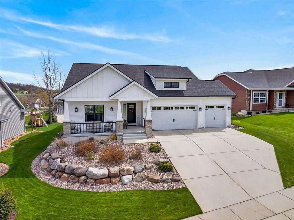 Photo of 107 Cobblestone DRIVE, Lodi, WI 53555 (MLS # 2019920)