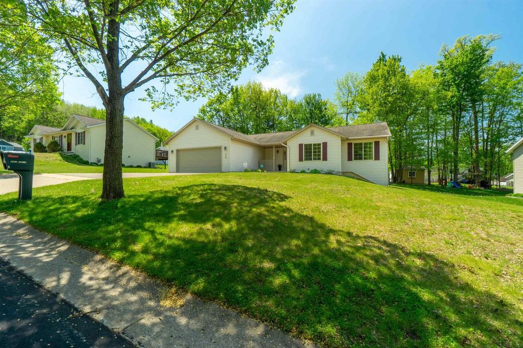 Photo of 6607 Cavin DRIVE, Wausau, WI 54401 (MLS # 22602316)