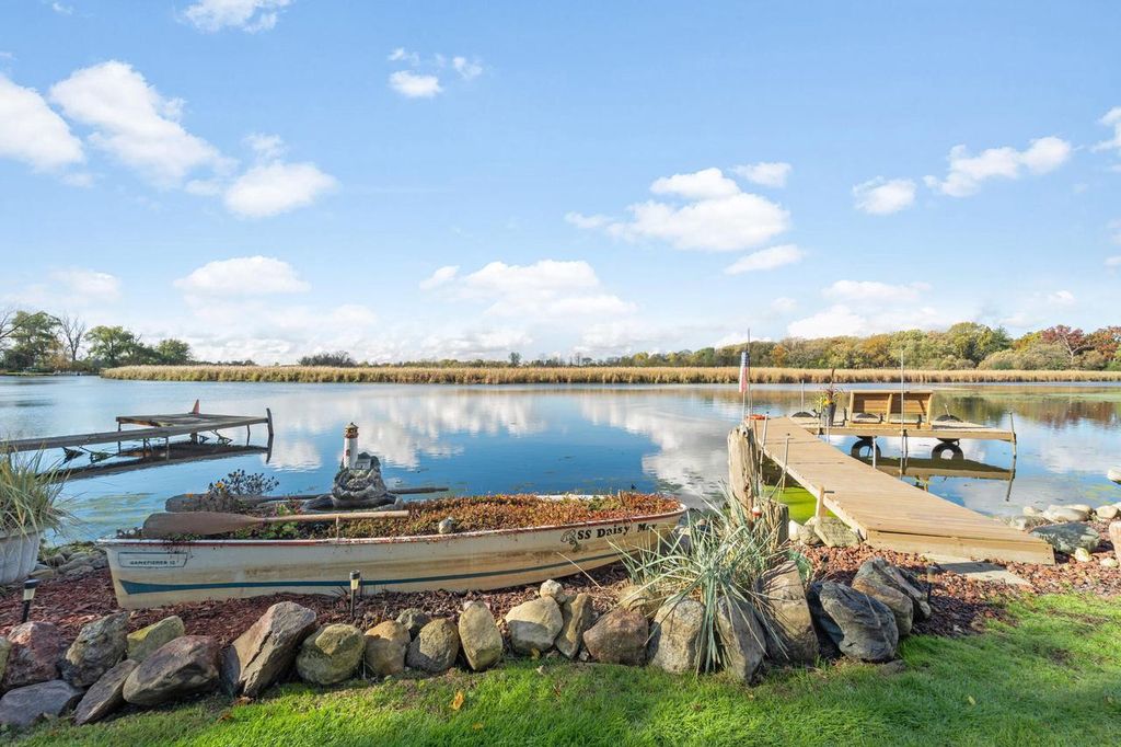 Photo of 8508 Fox River ROAD, Waterford, WI 53185 (MLS # 1941354)