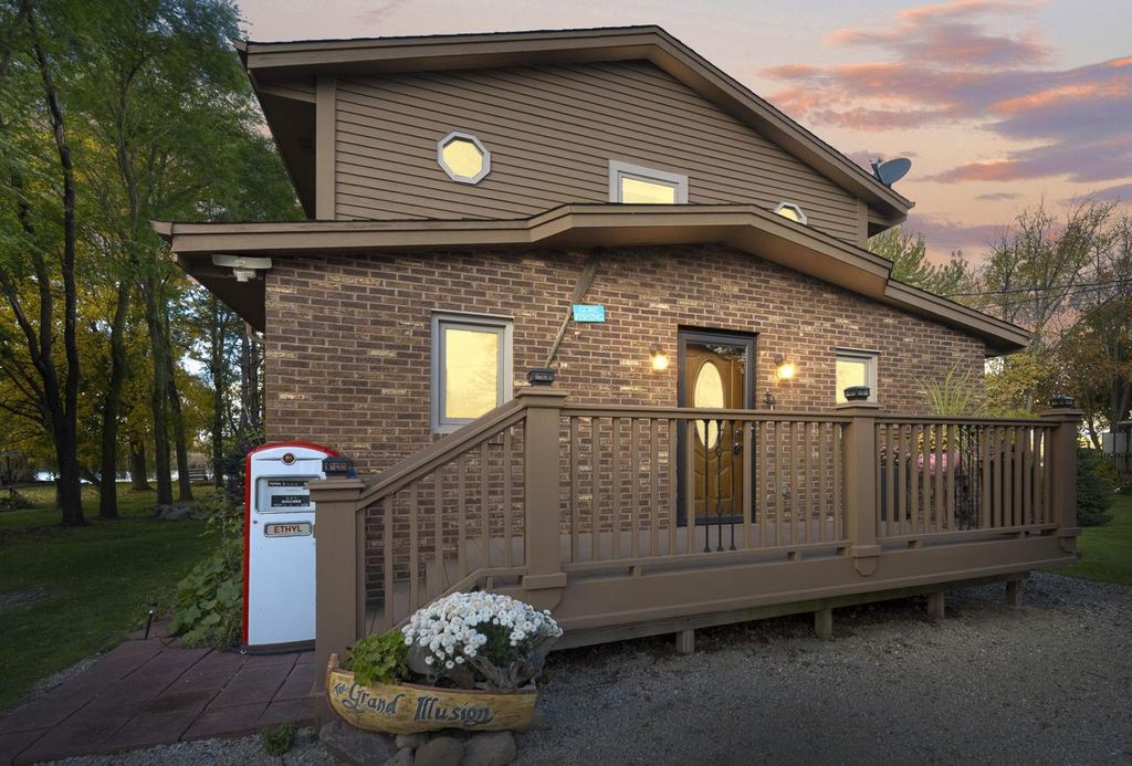 Photo of 8508 Fox River ROAD, Waterford, WI 53185 (MLS # 1941354)