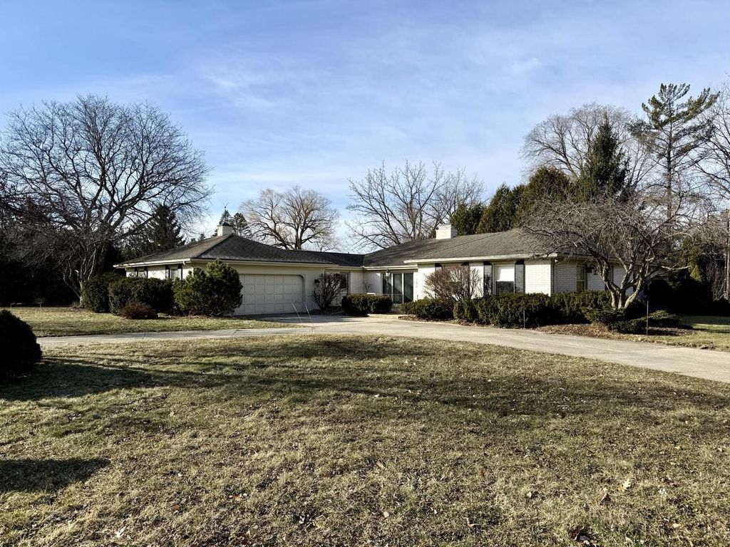 Photo of 2365 Mary Beth COURT, Brookfield, WI 53005 (MLS # 1951107)