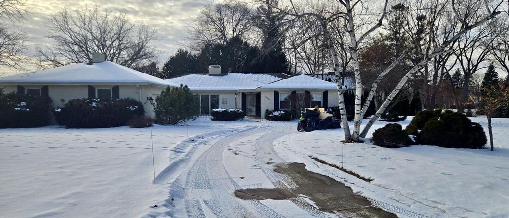 Photo of 2365 Mary Beth COURT, Brookfield, WI 53005 (MLS # 1951107)